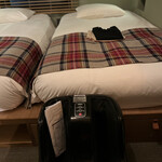 TWIN-LINE HOTEL - アウトレットを歩き回って疲れたので…こんなに立派なフットマッサージャーを無料でレンタルできて、ありがたい♡(*´-`)
旦那さんは、ヘッドマッサジャーを気に入って、
ずっと装着していました(￣▽￣;)