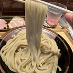 中華蕎麦 とみ田 - 麺リフトアップ