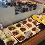 かすみ亭 - 色色と並んでます