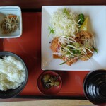 和風レストランまるまつ - 油淋鳥定食980円