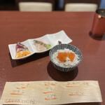 酒肴場 屯 - 海鮮丼は、カツオ、サワラ、アオリイカとびこ和え、ヒラマサ、ヒラメ、スズキ、釜揚げしらす、いくら