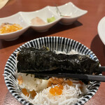 酒肴場 屯 - 中華そばの海苔で巻いて食べるとこれまた美味、