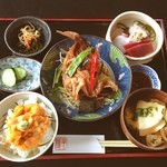 千陽 - ミニ雲丹つき特上定食。
            1500円で地物バフンウニ、大間マグロ、きんきんの南蛮揚げ