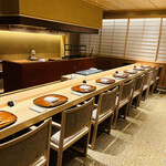 おにく 花柳 - ◎カウンター席を8人で貸し切り。