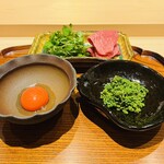 おにく 花柳 - ◆和牛ひれ肉のすき鍋  
      ◎花山椒 、田芹（宮城）、卵