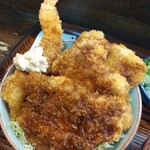 まとい食堂 - ヒレカツ３枚とエビフライ