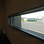 CHINESE DINING 瑞 - 細長〜いスタイリッシュな窓