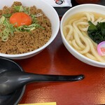 極楽うどん TKU - 鶏そぼろ丼セット