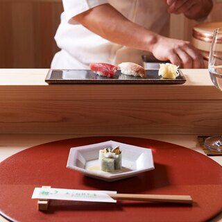 Authentic Edomae Sushi in a casual setting. 3 types of courses available