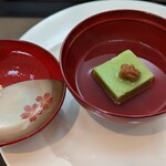 日本料理 TOBIUME - えんどう豆の鶯豆腐、出汁が美味しい♡