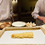 日本橋 蕎ノ字 - ☆ホワイトアスパラ　最初は塩で。。。