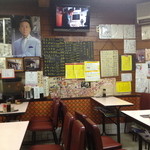 ミナト - 典型的なB級食堂の佇まいはうれしいかぎり