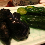 和み処 男山 - 女将さんのお漬物。おなすもきゅうりも絶妙な塩梅