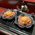 焼肉幸泉 - 炙りユッケ