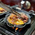 焼肉幸泉 - 炙りユッケ