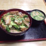 福栄食堂 - きつね丼&みそ汁