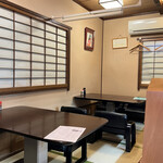 川なり - テーブル席