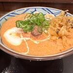 丸亀製麺 梅田店 - 冷やしトマたまカレーうどん。