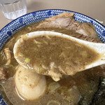 Ango - 粘度高めのつけだれ。塩味は強め。なので、普通に麺をつけて啜るのが一番良いと思う。僕みたいな変態食いはあまりオススメしない。