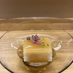 赤坂 菊乃井 - 昼懐石１５７３００円。長芋羮 山葵餡。歯応えを絶妙に残した長芋と山葵餡がしみじみと美味しかったです（╹◡╹）