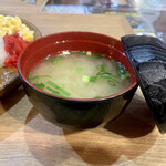 キッチン あずま - ダシの効いたおいしいお味噌汁♡