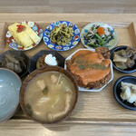 おともトごはん おかもト食堂 - 