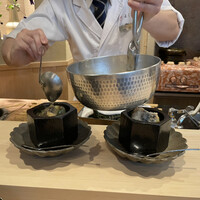 よし澤 - 熱々の器の具を目の前で餡掛けに！