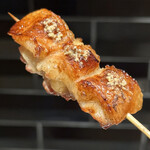 YAKITORI 燃 es - 押岡地鶏皮付きセセリ