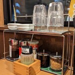 熟成醤油ラーメン きゃべとん - テーブルセット(2023年5月9日)