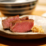 炎水 - ◎のざき牛フィレ肉
      繊維が解けるようにやわらかな食感で、噛み締めて甘みがじゅわーっと溢れる！