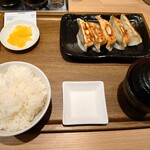 餃子と咖喱ザンギの店 点心札幌 - 餃子定食