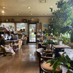 長屋門珈琲カフェ・ティカル - 趣味とコーヒーと飾り物が共存する内観