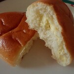 メープルガーデン - 〈クリームパン〉きめこまかい感じのカスタード多めのソフトパン