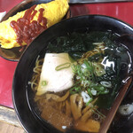 中華 いるま - 料理写真:ラーメンとオムライス