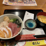 Mekikinoginji - ランチの海鮮三種丼