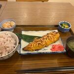 土鍋炊きごはん あさひ - 暫く待つと注文した鯖の桜エビのせ味噌焼定食９５０円の出来上がりです。
             