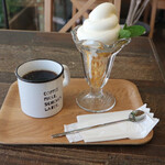ORION COFFEE - ブレンドコーヒーとミルクパフェ