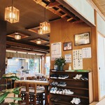 Matsuzushi - お座敷から見た店内