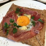 Petit ami cafe creperie & brasserie - 