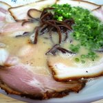 金田家 - チャーシューは肩ロースとバラの2種類です。