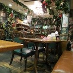 ラッキーピエロ - もちろん店内はサンタクロースだらけ♪♪♪