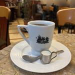 横濱珈琲店 五番街 - サッと飲んで出たいけど熱々のコーヒー。
