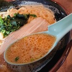 横浜家系ラーメン 黒田家 - スープ