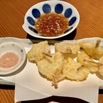 家のじ - 料理写真:新玉ねぎの天ぷら