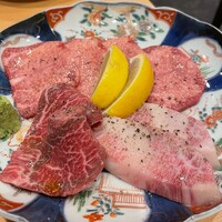神戸焼肉 金虎 - 