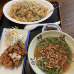 Fukutei - 台湾ラーメン（半）台湾チャーハンとから揚げ　　台湾セット　¥800