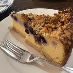 カフェ GOTO - ブルーベリーのクランブルチーズケーキ