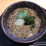 そば聖 - 「かけそば」（800圓）。