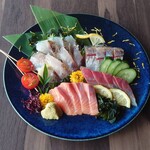 Assortment of five types of sashimi for one person