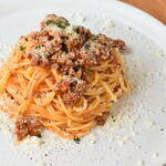 メルカート オット グラッツェ - 料理写真:自家製ボロネーゼのスパゲティ